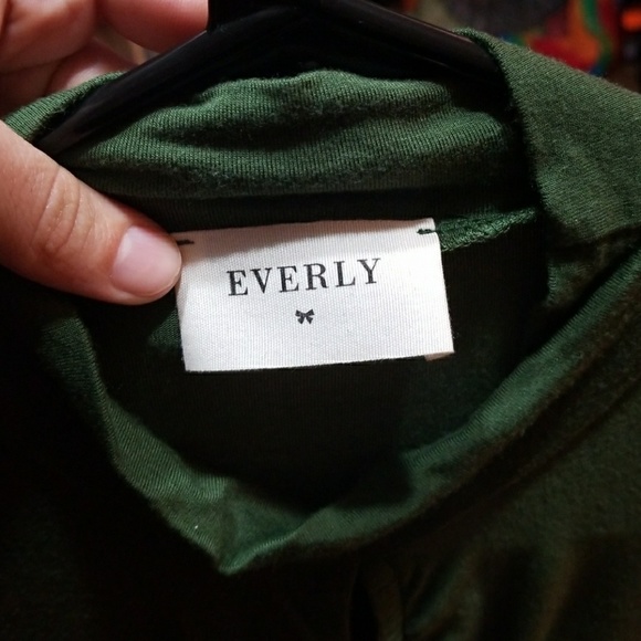 Olive green top - Picture 3 of 3